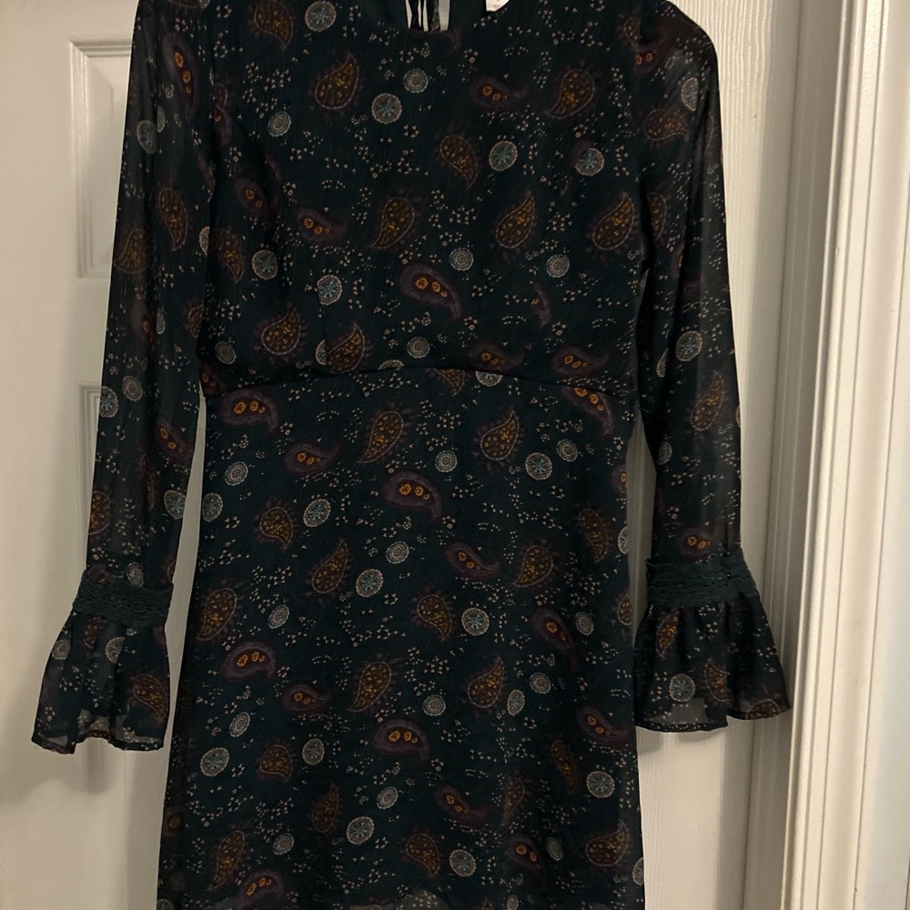 🛍️ Xhilaration Dark Paisley Long Sleeve Dress